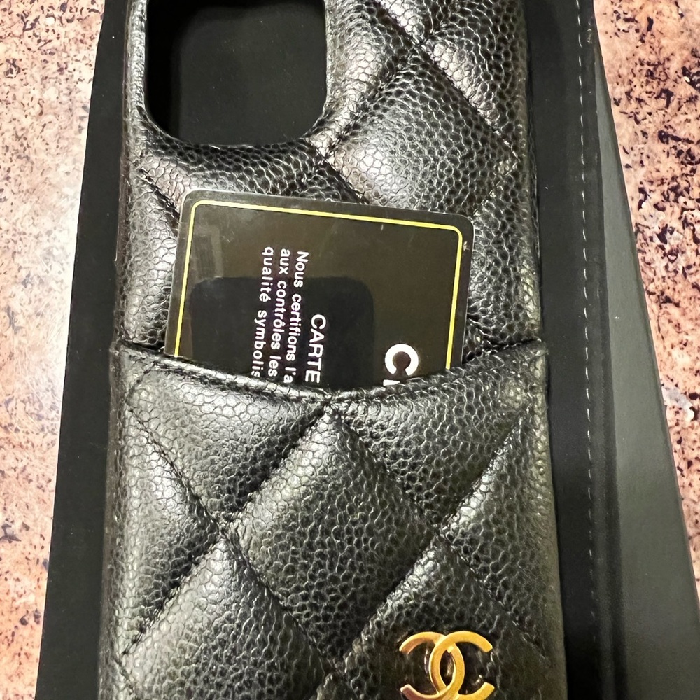 CHANEL Black Quilted Leather Phone Case - Picture 7 of 12